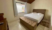 Casa com piscina Zimbros
