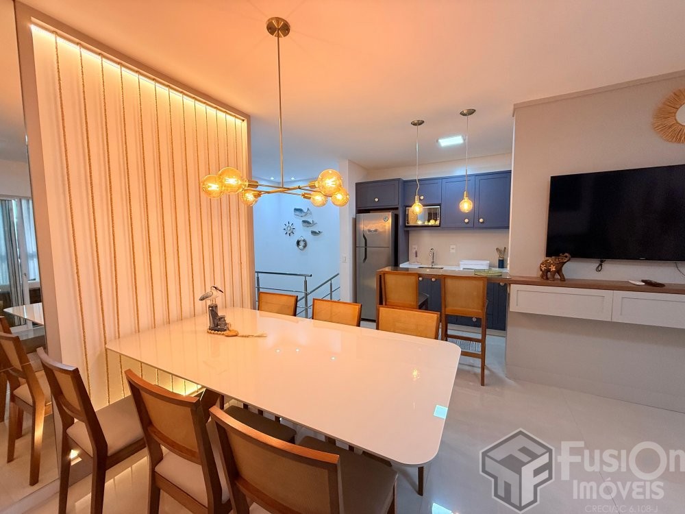 Cobertura Duplex a 240m da Praia de Canto Grande -