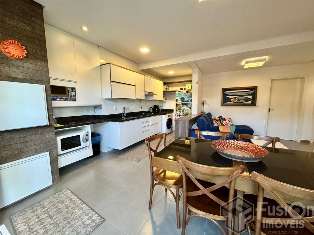 Amplo Apartamento a 80m da Praia de Mariscal