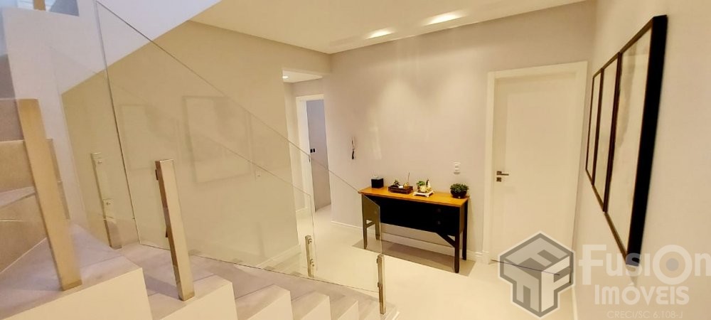 Cobertura duplex, finamente mobiliada, vista mar!