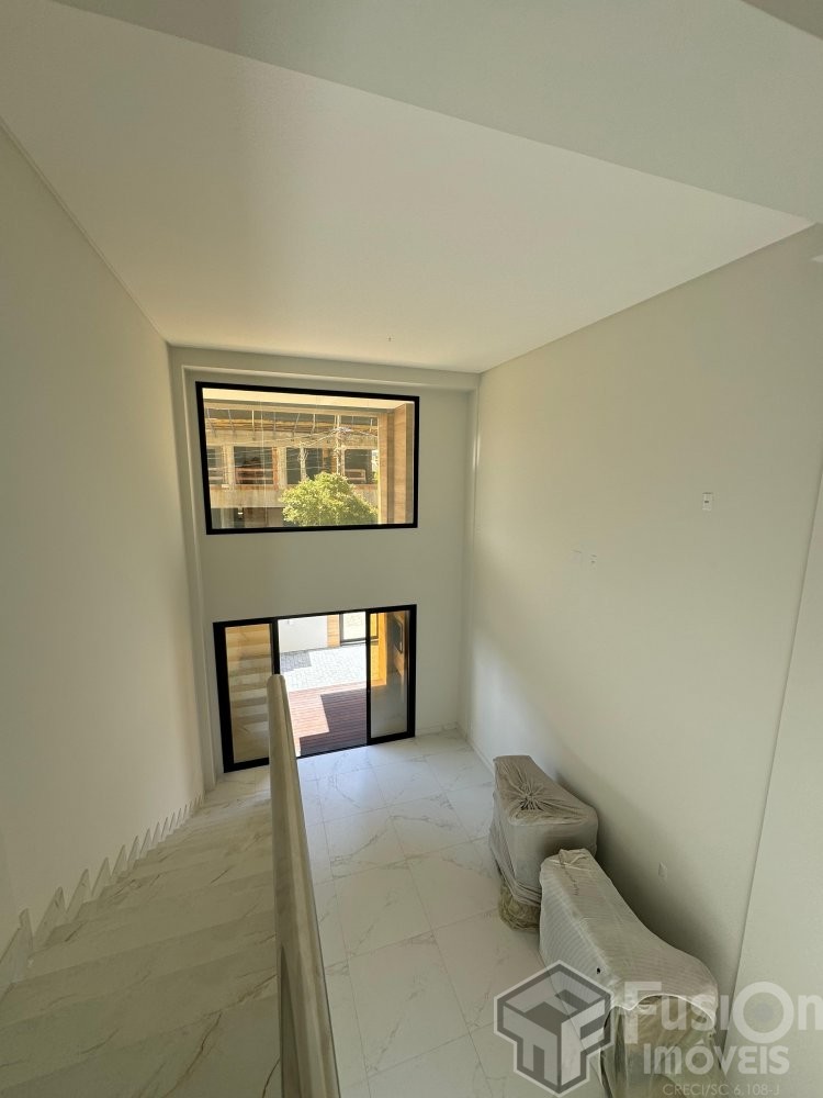 Apto Garden com 02 suites e 02 vagas.