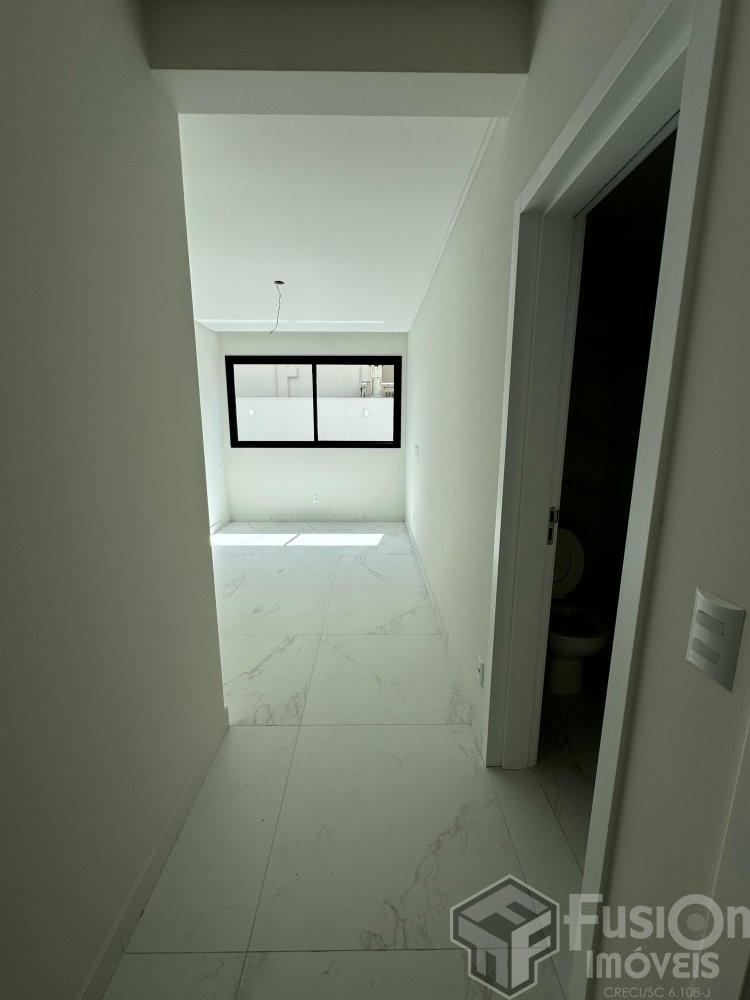 Apto Garden com 02 suites e 02 vagas.