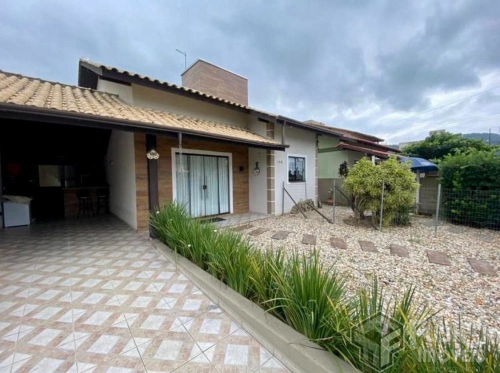 Casa com piscina Zimbros