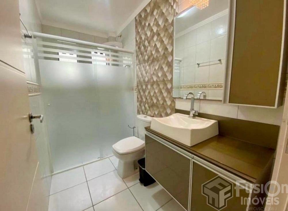 Casa com piscina Zimbros