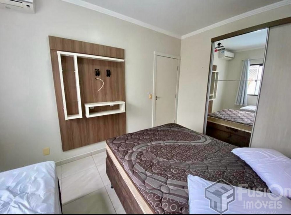 Casa com piscina Zimbros