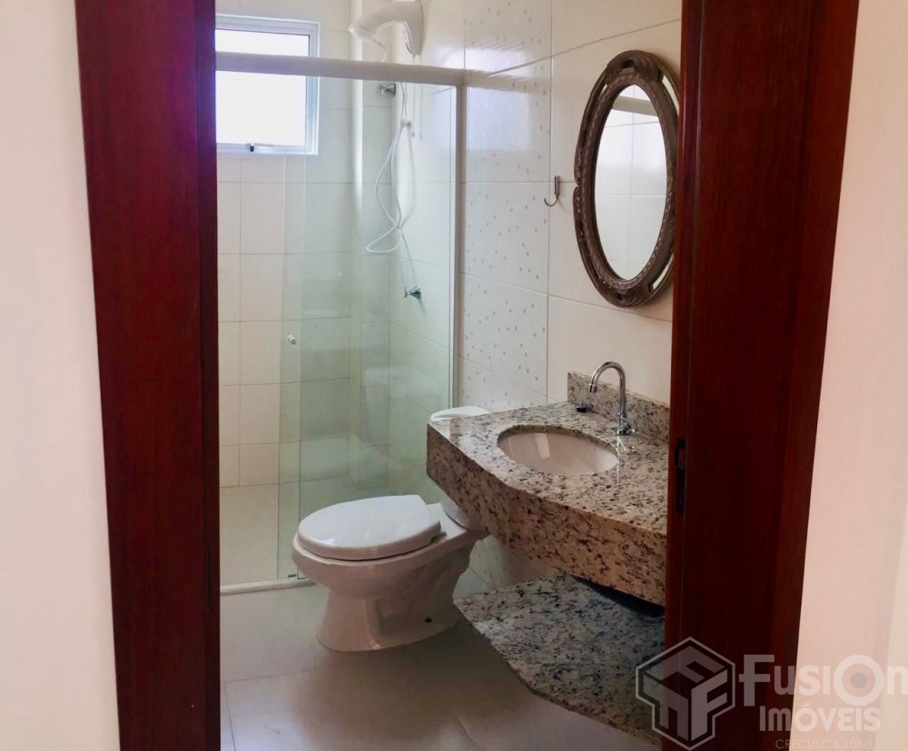 Apartamento 02 dormit�rios na Praia do Mariscal