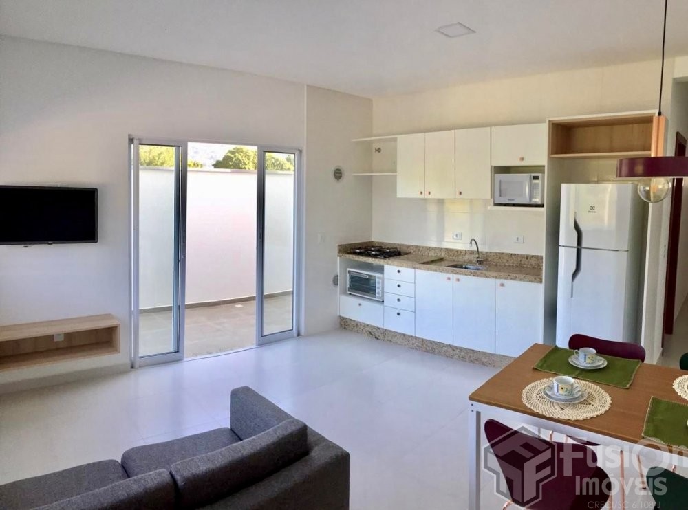 Apartamento 02 dormit�rios na Praia do Mariscal