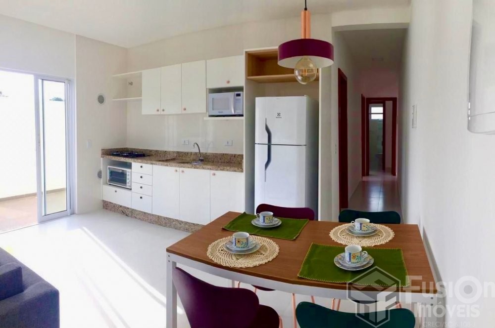 Apartamento 02 dormit�rios na Praia do Mariscal