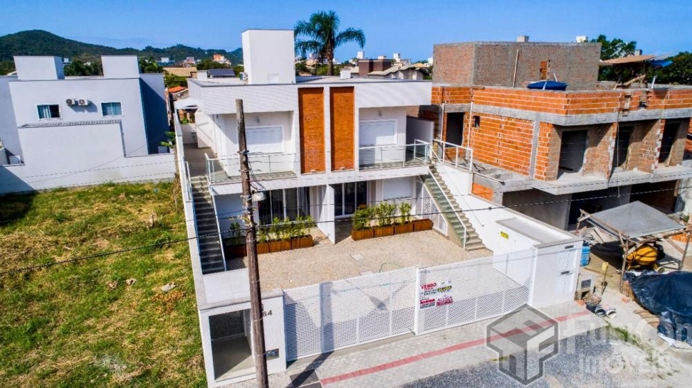 Apartamento 02 dormit�rios na Praia do Mariscal