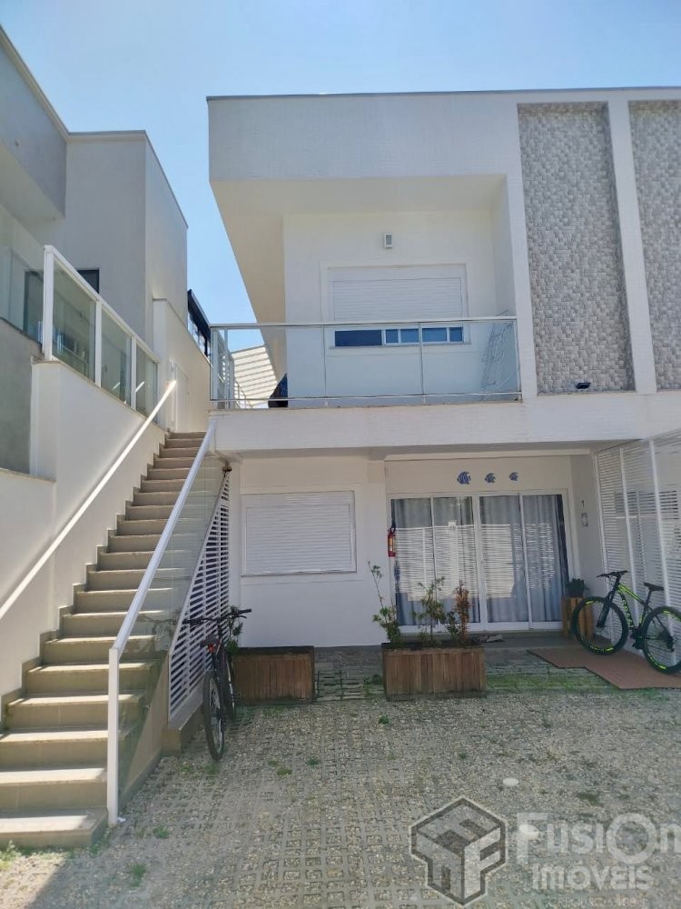 Apartamento 02 dormit�rios na Praia do Mariscal