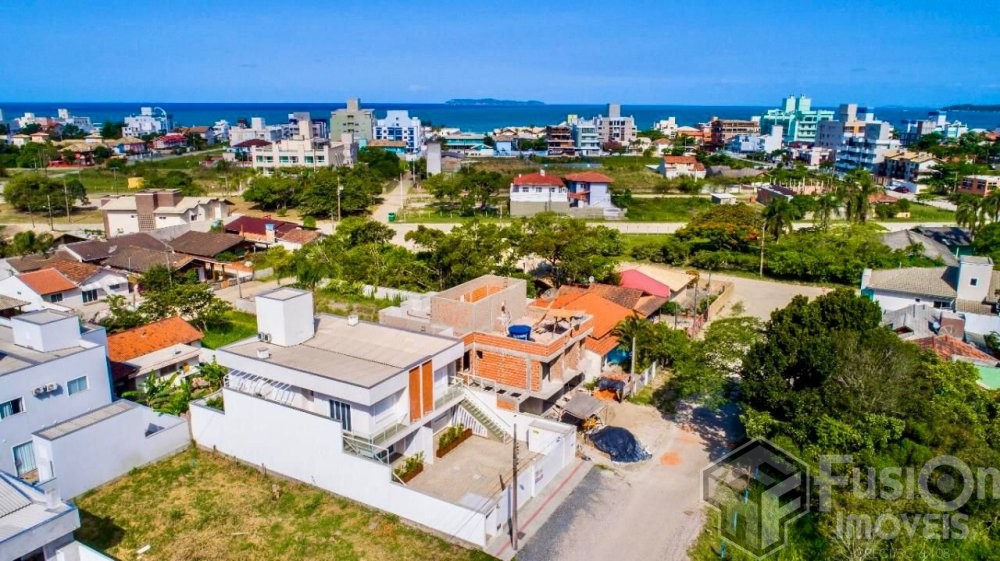 Apartamento 02 dormit�rios na Praia do Mariscal