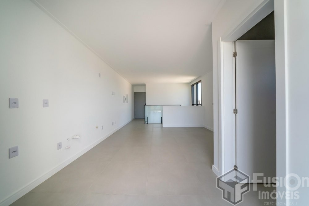 Cobertura Duplex a 170m do mar de Mariscal