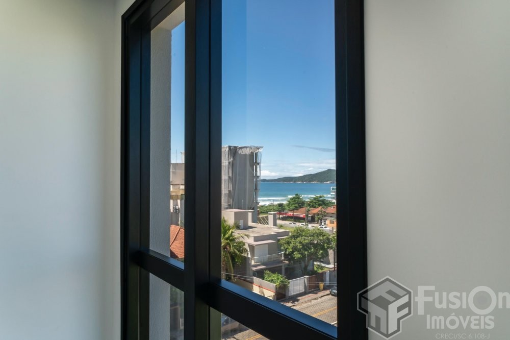 Cobertura Duplex a 170m do mar de Mariscal