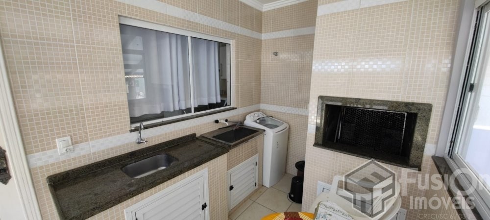 Apartamento com Vista Lateral do Mar a 100m da Pra