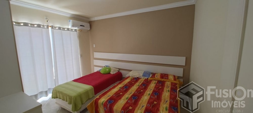 Apartamento com Vista Lateral do Mar a 100m da Pra