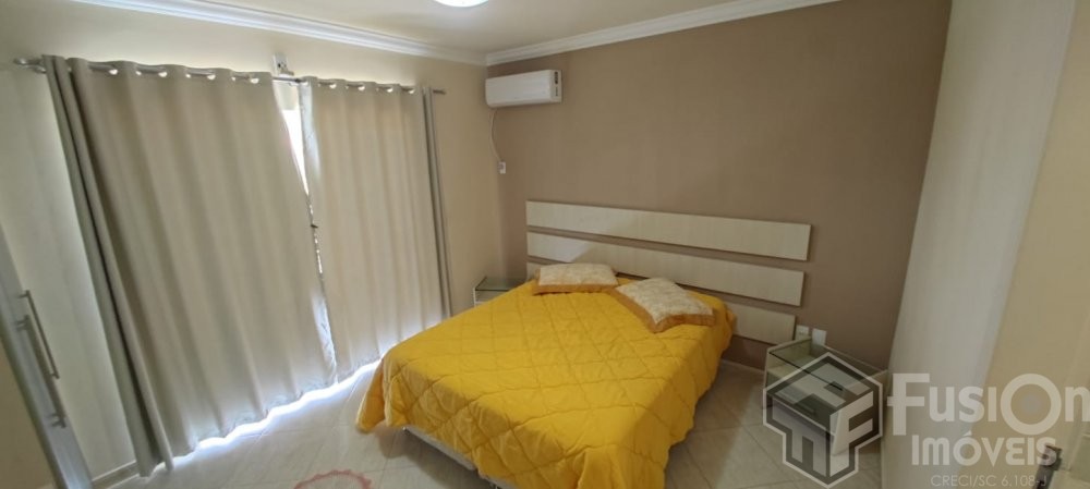 Apartamento com Vista Lateral do Mar a 100m da Pra