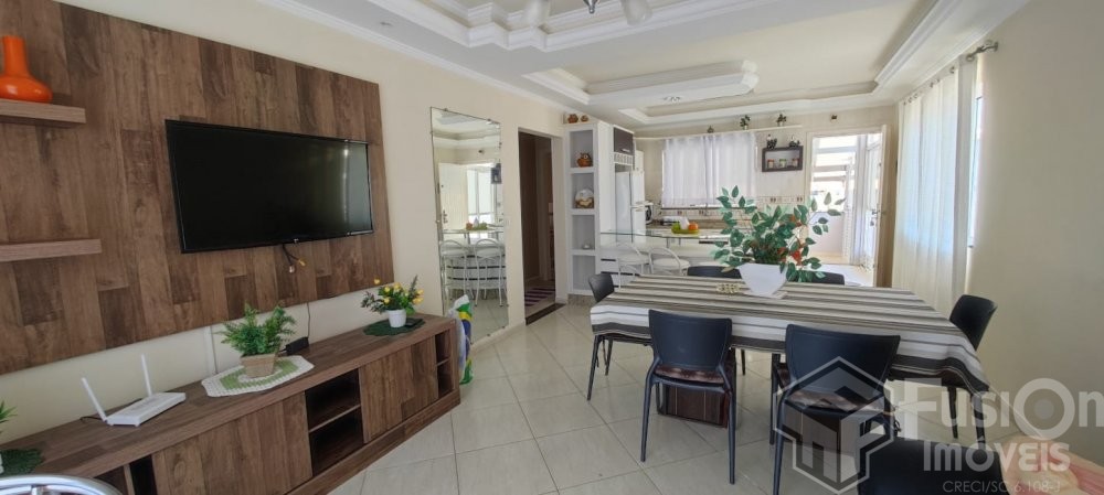 Apartamento com Vista Lateral do Mar a 100m da Pra