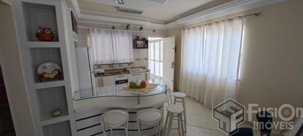 Apartamento com Vista Lateral do Mar a 100m da Pra