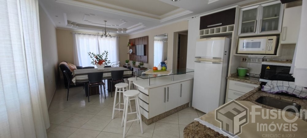 Apartamento com Vista Lateral do Mar a 100m da Pra