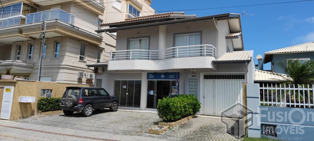 Apartamento com Vista Lateral do Mar a 100m da Pra