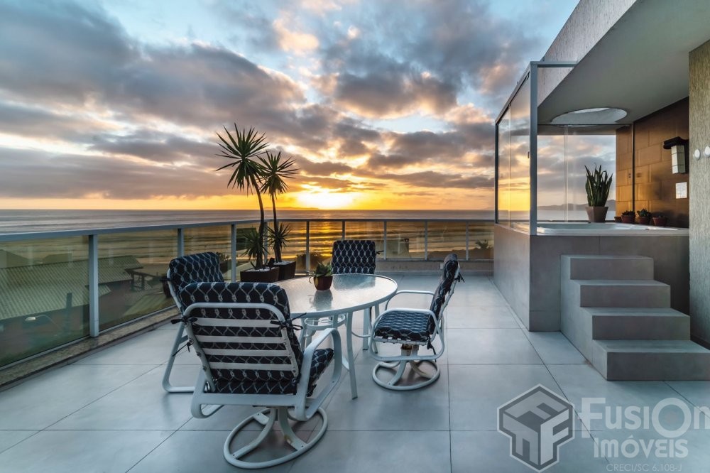 Duplex Frente Mar com Jacuzzi Aquecida