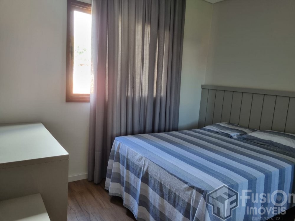 Excelente Sobrado Mobiliado em Zimbros