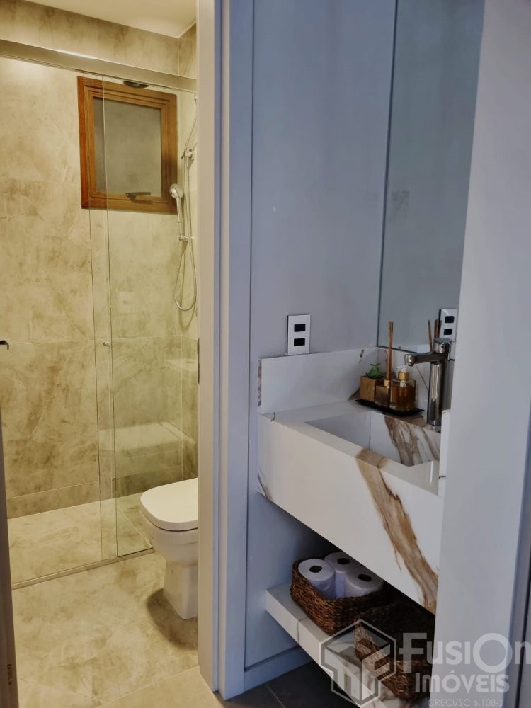 Excelente Sobrado Mobiliado em Zimbros