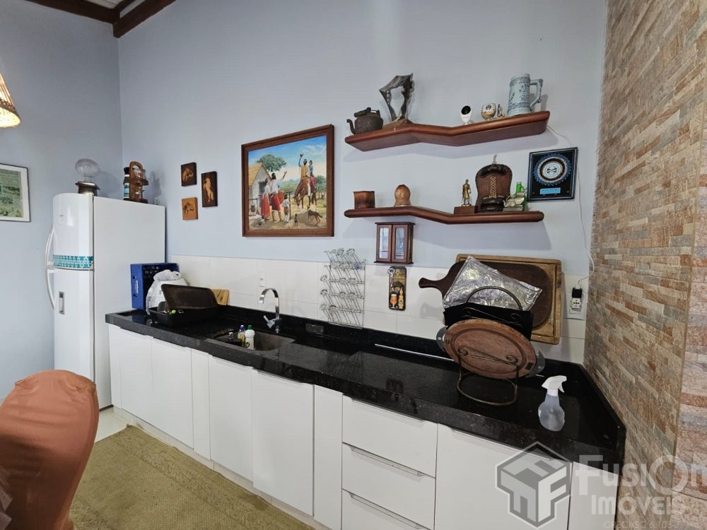 Casa Familiar com Piscina Privativa em Zimbros