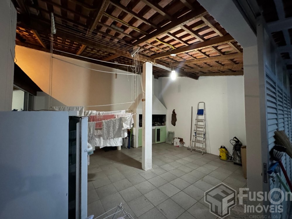 Linda Casa com Mezanino 250 Metros praia de zimbro