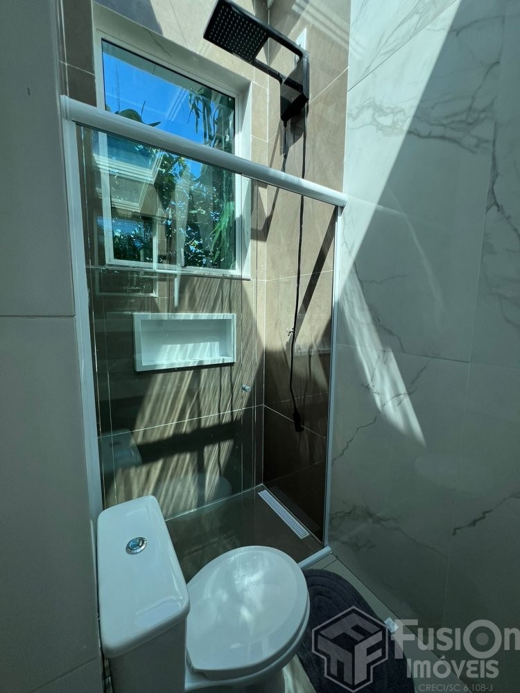 Casa com Piscina p/ at 11 pessoas na Praia de Mar