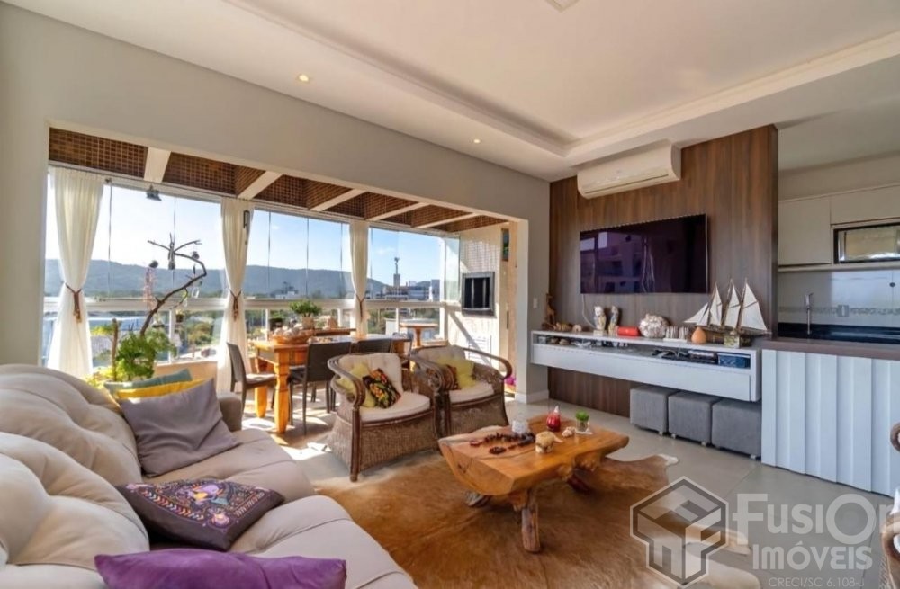 Linda Cobertura com vista mar