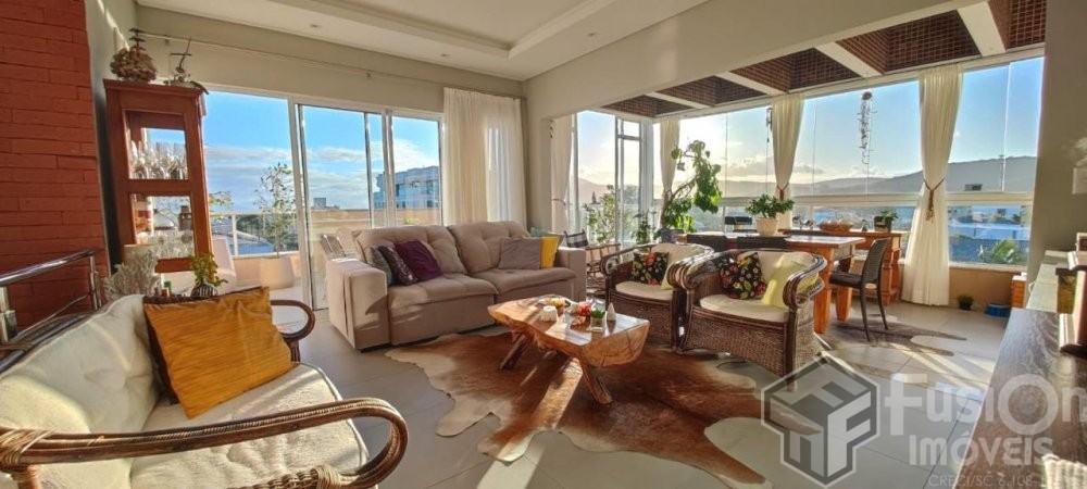 Linda Cobertura com vista mar