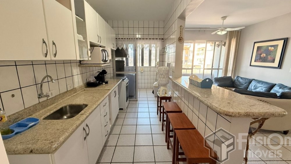 Apartamento 50m da Praia de Bombas