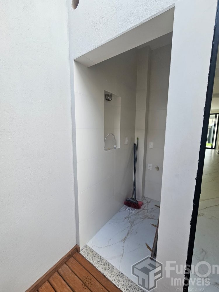 Sobrado Zimbros a 360 metros do mar