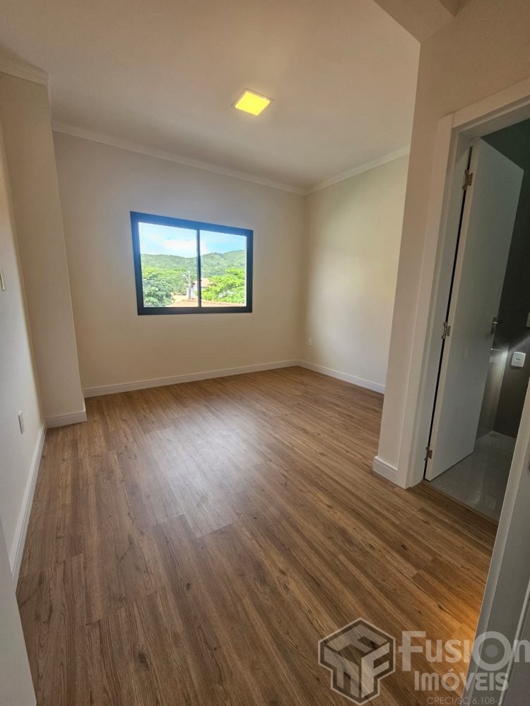 Sobrado Zimbros a 360 metros do mar