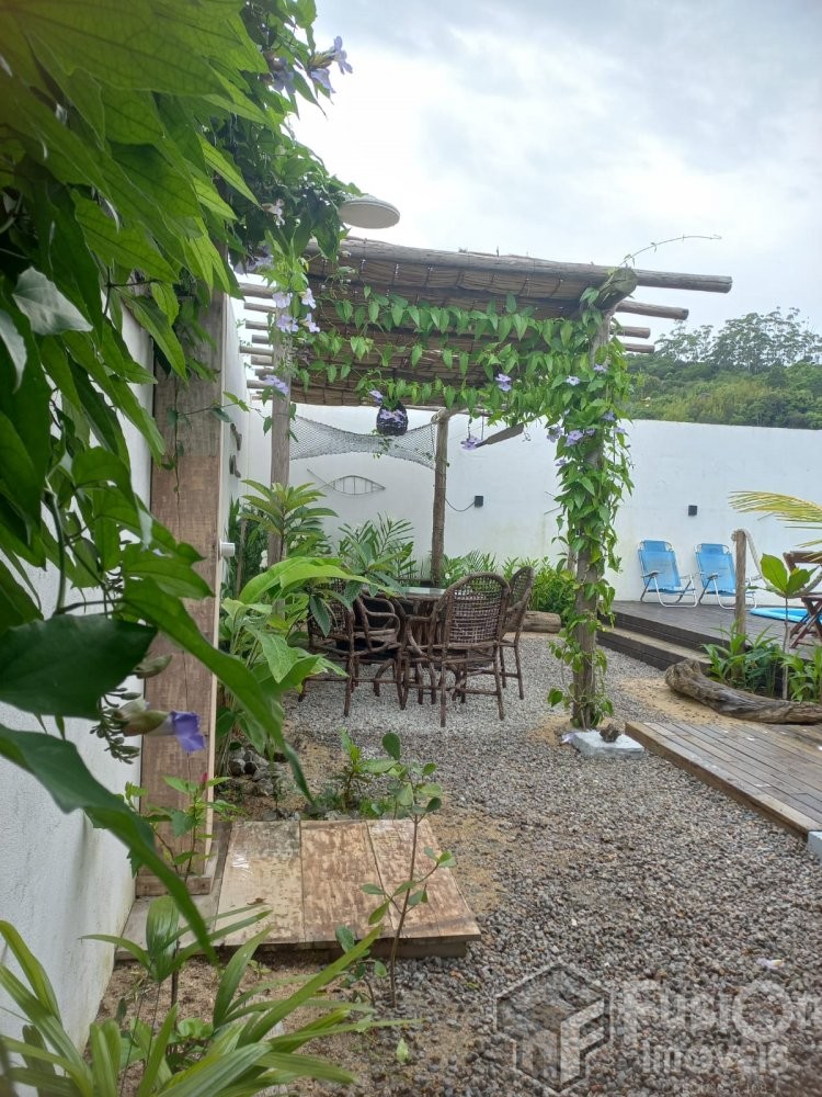 Casa Colonial 80m da Praia Zimbros