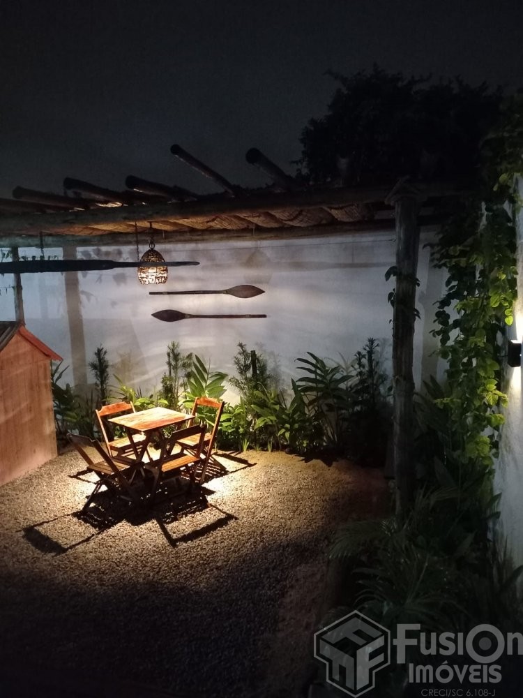 Casa Colonial 80m da Praia Zimbros